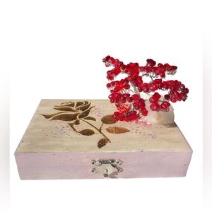 Valentine’s Day gift: crafted jewelry box
